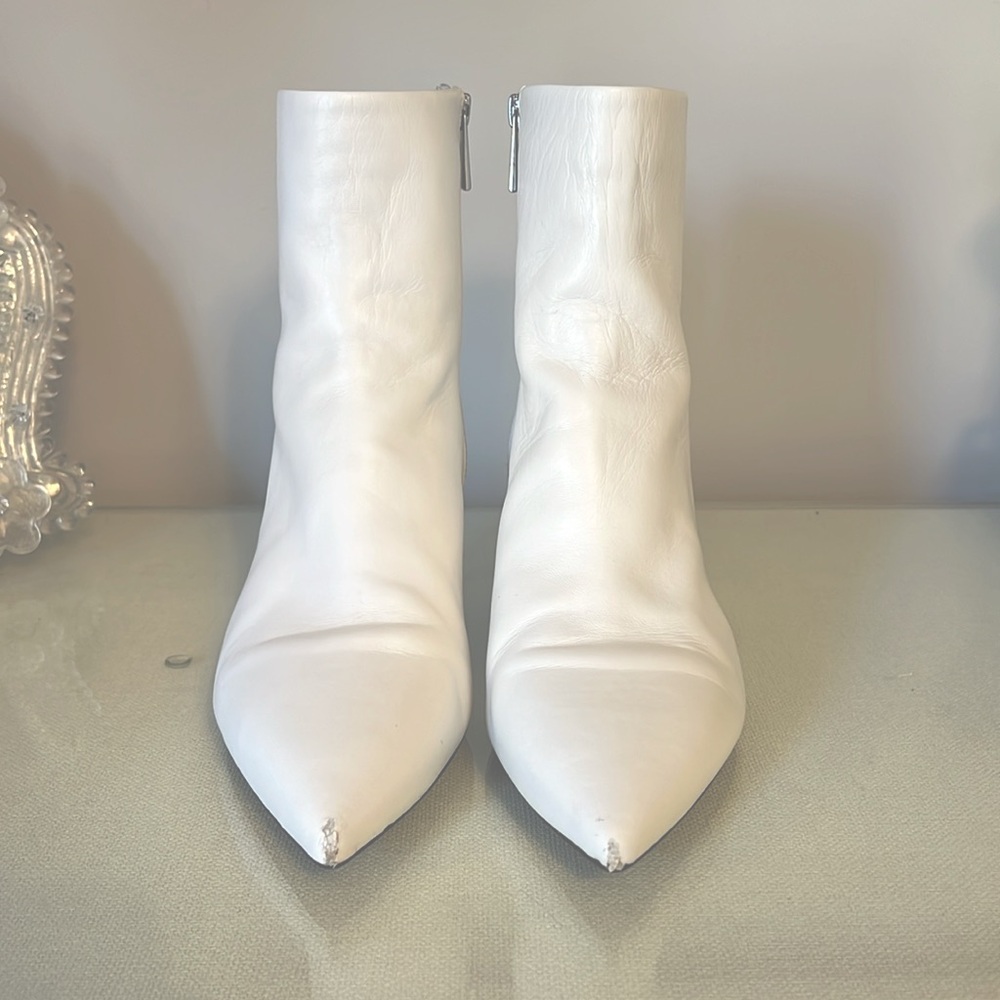 Michael Kors white kitten Hill boots size 10
